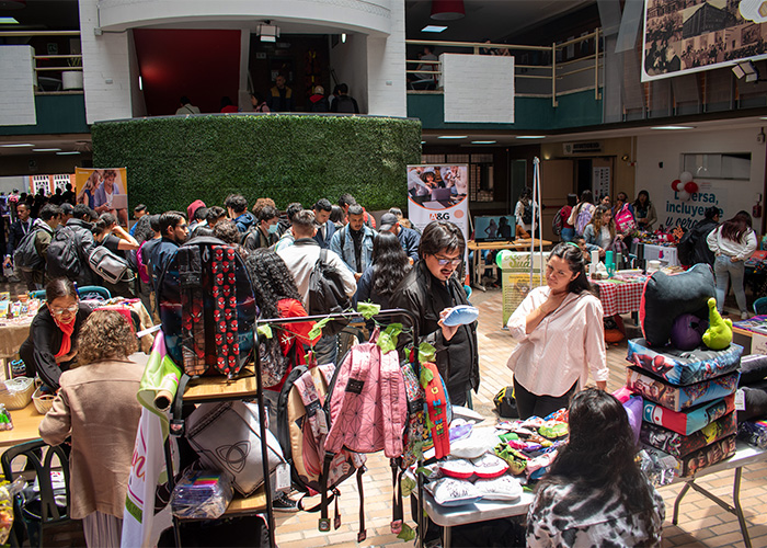 4ta feria de egresados emprendedores 0088