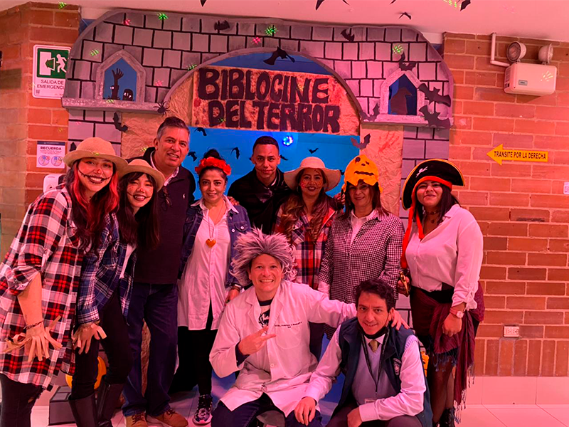 Biblioteca en el Concurso de Decoración Halloween 2022