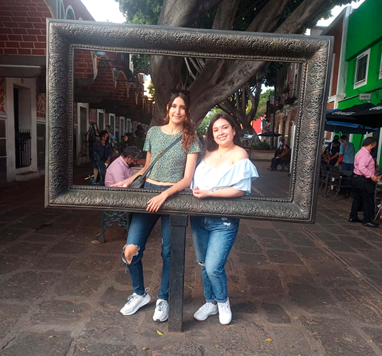 Paula Alejandra Henao y Yessi Maribel Anabarreto son estudiantes de Administración Turística