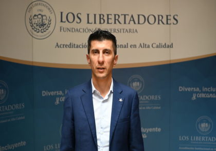 Pedro Vicente Azula, egresado de nuestra institución, visitó emisora Libertadores Online