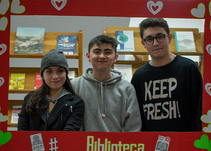 Relanzamiento Biblioteca Primer dia_30