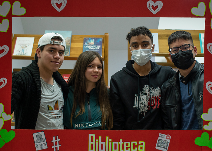 Relanzamiento Biblioteca Primer dia_32