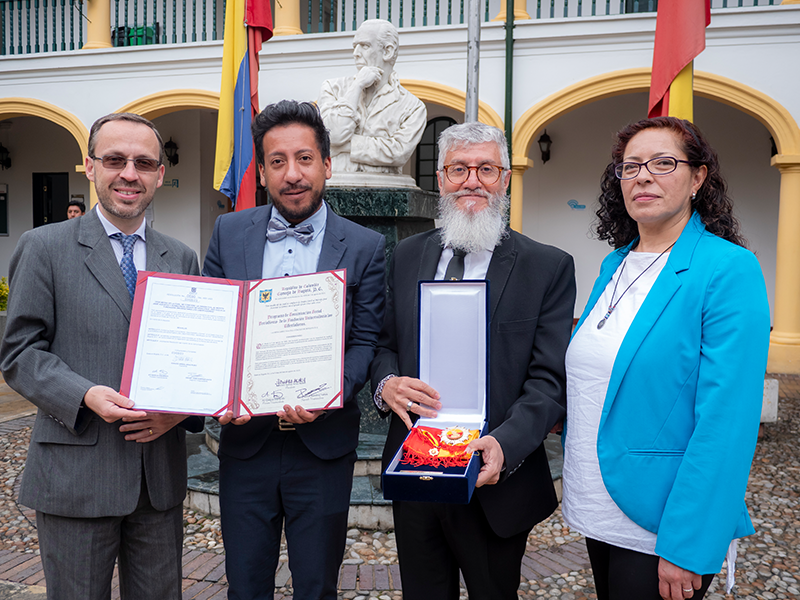 Comunicación Social-Periodismo recibió la Orden Civil al Mérito del Concejo de Bogotá